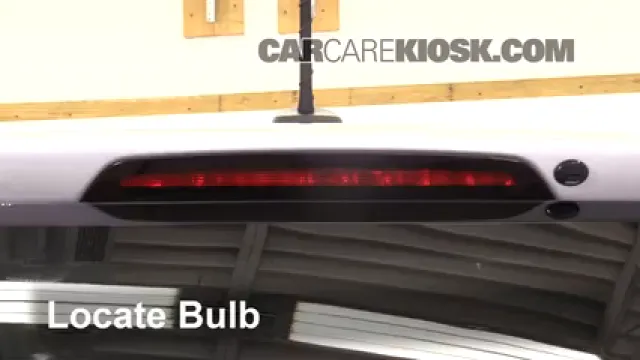 2017 GMC Acadia SLE 2.5L 4 Cyl. Éclairage Feu de freinage central (remplacer l'ampoule)